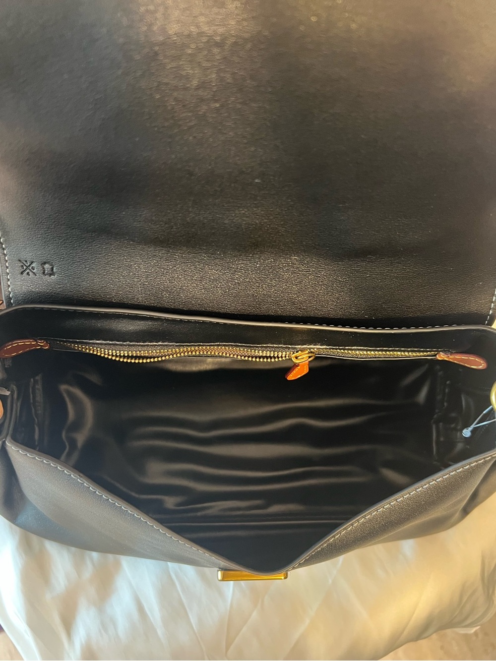 🖤Luxury Fashion Black Leather Satchel with Tan Accent and Gold Hardware🖤 - Picture 10 of 12